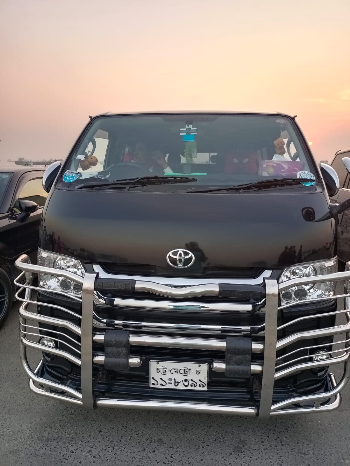 Representative Toyota Hiace TRX 2010 vehicle photo
